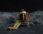 Индийски космически апарат откри възможни залежи на лед на Луната