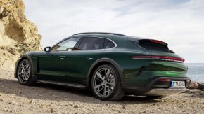 Porsche спира две версии на Taycan заради слаби продажби