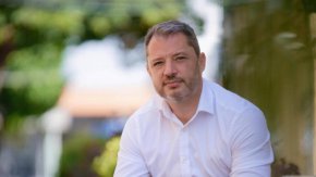 Делян Добрев се оттегля от първата линия на политиката 