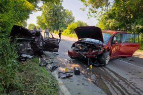 Петима ранени след челна катастрофа в Разград