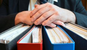   76000 чиновници взимат и пенсия, и заплата: Милиарди, които кабинетът Радев не ще да спести  