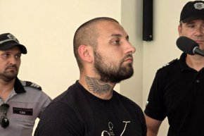 Задържаният за тройното убийство в Угърчин отрича да е извършител