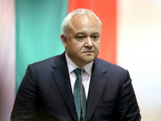  Защо Демерджиев обгрижва Митничаря
