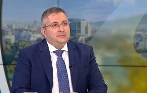 Единствените договори за мантинели за последните 9 г. са подписани от екипа на министър Шишков: Нанков