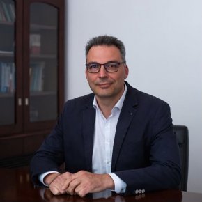  Може ли Десислава Атанасова да носи (някаква) отговорност за полета си с Пеевски?    