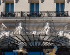Оригами птици украсиха фасадата на Hôtel de Paris Monte-Carlo