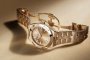 Vacheron Constantin представи два нови часовника Overseas с 34,5 мм корпус в розово злато и стомана