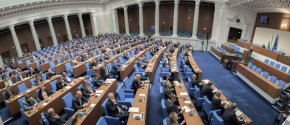 Бюджетът на ДОО мина на първо четене