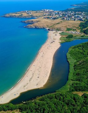 Плажът на Синеморец, Царево: ФОТО НА ДЕНЯ   