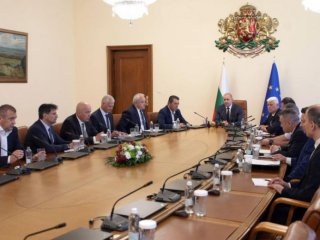 Засилват охрана на въздушното ни пространство и на летище Безмер