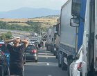 Катастрофа блокира АМ Струма при Долни Диканя 