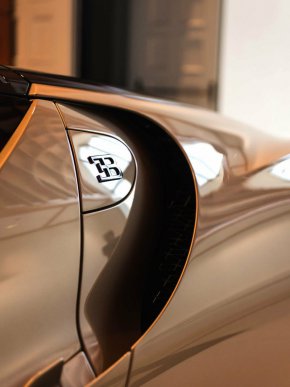 Bugatti W16 Mistral стана част от специалната лятна изложба в музея Louwman