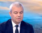 Костадинов поиска разследване за държавна измяна заради слухове за връзки на външния министър с британските служби