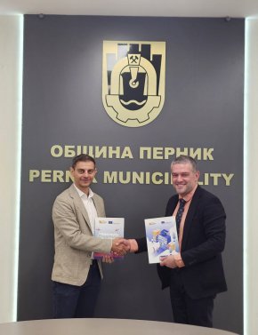   ​ЦРЧР и Община Перник обединяват усилия за повече европейски възможности за младите хора