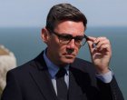 Премиерът Анди Бърнам излезе в отпуск само две седмици след встъпването си в длъжност