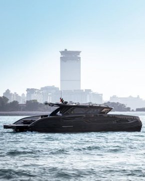 BRABUS представи 17-метровия луксозен катамаран ULTIMA 55 с два двигателя по 725 к.с.