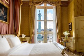  Как собствената баня в стаята направи Ritz легенда на лукса    