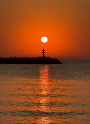 Градът на изгрева - Царево: ФОТО НА ДЕНЯ