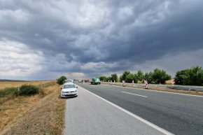  Дрогиран шофьор на камион се удари в мантинела на АМ Тракия