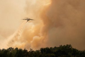 Руският Ил-76 изхвърли близо 800 тона вода над пожарите в Сърбия, ЕС изпрати четири хеликоптера