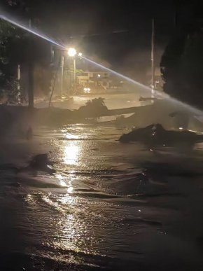 Бурята остави Струмяни без ток и вода, 7 души са евакуирани, мостове са разрушени