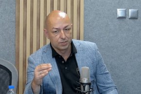  Стъкмяват дефицита със задържане на разходи: Доц.Щ. Ножаров   
