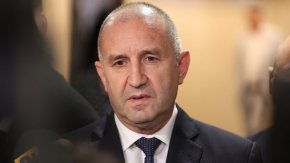 Радев ЗА още 3 г. санкции срещу Русия