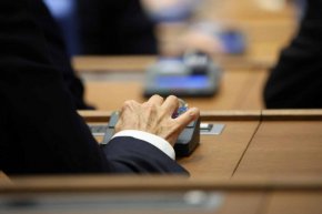 До 10 години затвор и 40,5 млн. евро санкция за нарушаване на мерките на ЕС срещу Русия: На първо четене