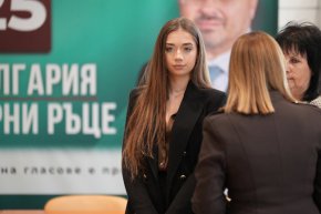   От Шумен Йотова и Вълчев започнаха разговора за България