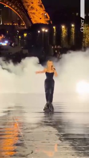
Селин Дион като изненада на козметично парти в Пареж: ВИДЕО НА НОЩТА


