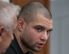 Прокурорският син остава в ареста, глобиха го 250 евро, защото не си е свалил качулката в съда