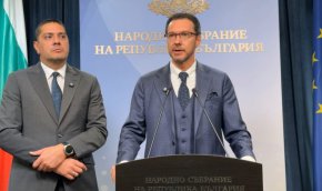 Корабите са били натоварени с украинско зърно. Ясно е от кого са атакувани: Митов