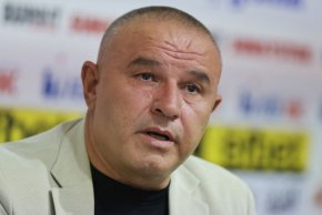 Стефан Ботев поиска фалит за федерацията по щанги 