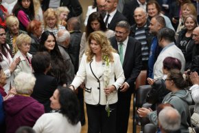 Галъп: Йотова и Вълчев водят убедително с 44,9% подкрепа