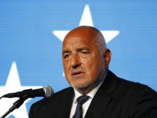 Борисов: Службите докладват за превоз на хора и войска с втория кораб