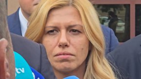 10 м с лимузинен кортеж от НС до президента - шефката на парламента   