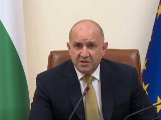 3 дрона удариха кораб на 18 мили от Бяла, Н. пр. Радев вика Митрофанова за разговор