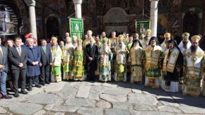 Царят присъства на тържествена литургия в Рилския манастир в чест на свети Йоан Рилски