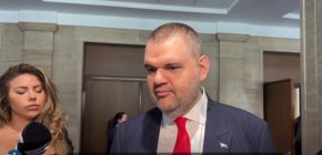 Управляващите са в пълна истерия: Пеевски