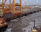 Круизен лайнер се сблъска с контейнеровоз в Германия
