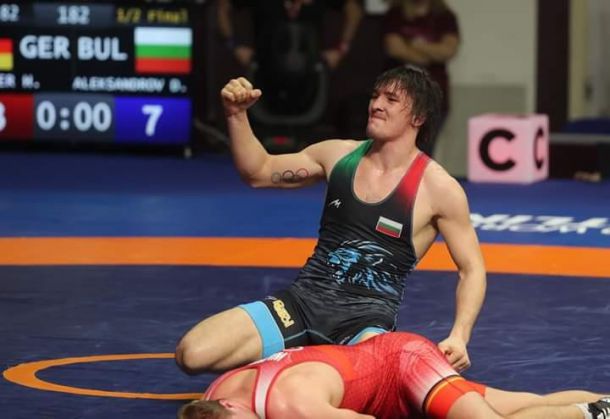 Даниел Александров също на финал на Европейското първенство по борба