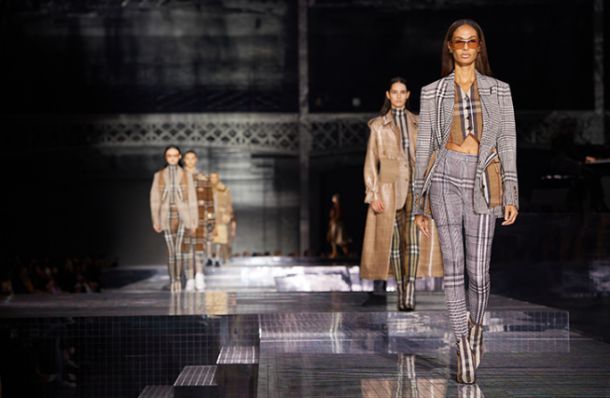 Burberry с поглед към бъдещето