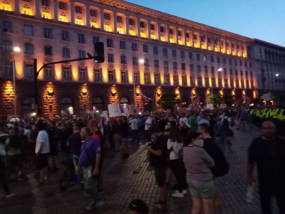 Протестите в София: Ден 8