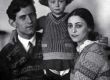  Малката Мая Плисецкая с родителите си.
