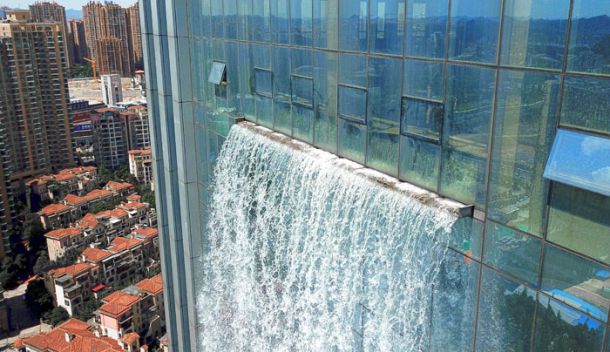   Китай изгради  107-метров водопад от небостъргач