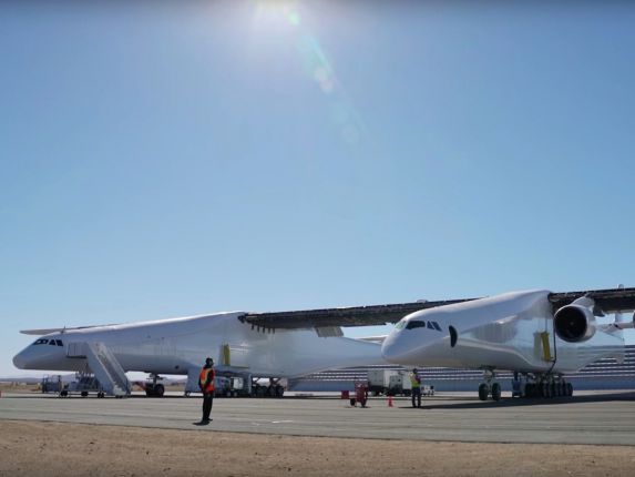 Вижте най-големия самолет в света
