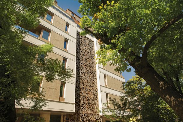 Цветанов има нов 240 м2 апартамент- етаж със собствен асансьор на цена за панелка