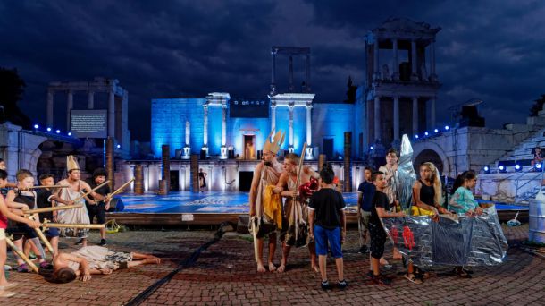 Изложба на деца от Филиповци и Факултета