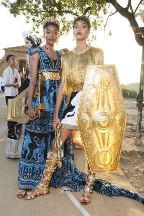    Dolce & Gabbana Alta Moda - в Долината на храмовете