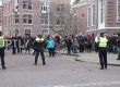 Сблъсъци, палежи и масови арести в Нидерландия